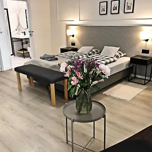 Anny 5 Aparthotel
